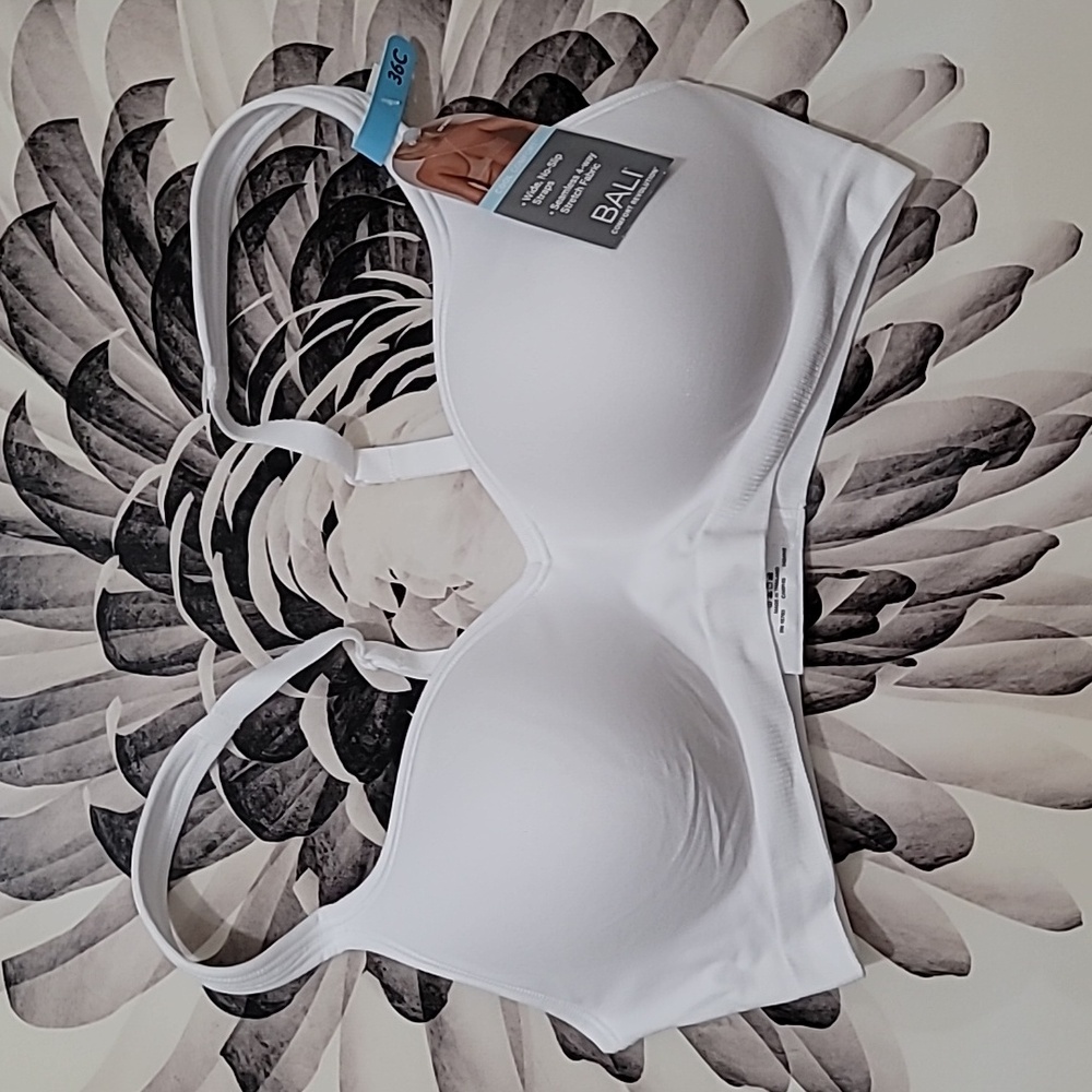 Bali Women's Comfort Revolution Wirefree Bra White Size 36C